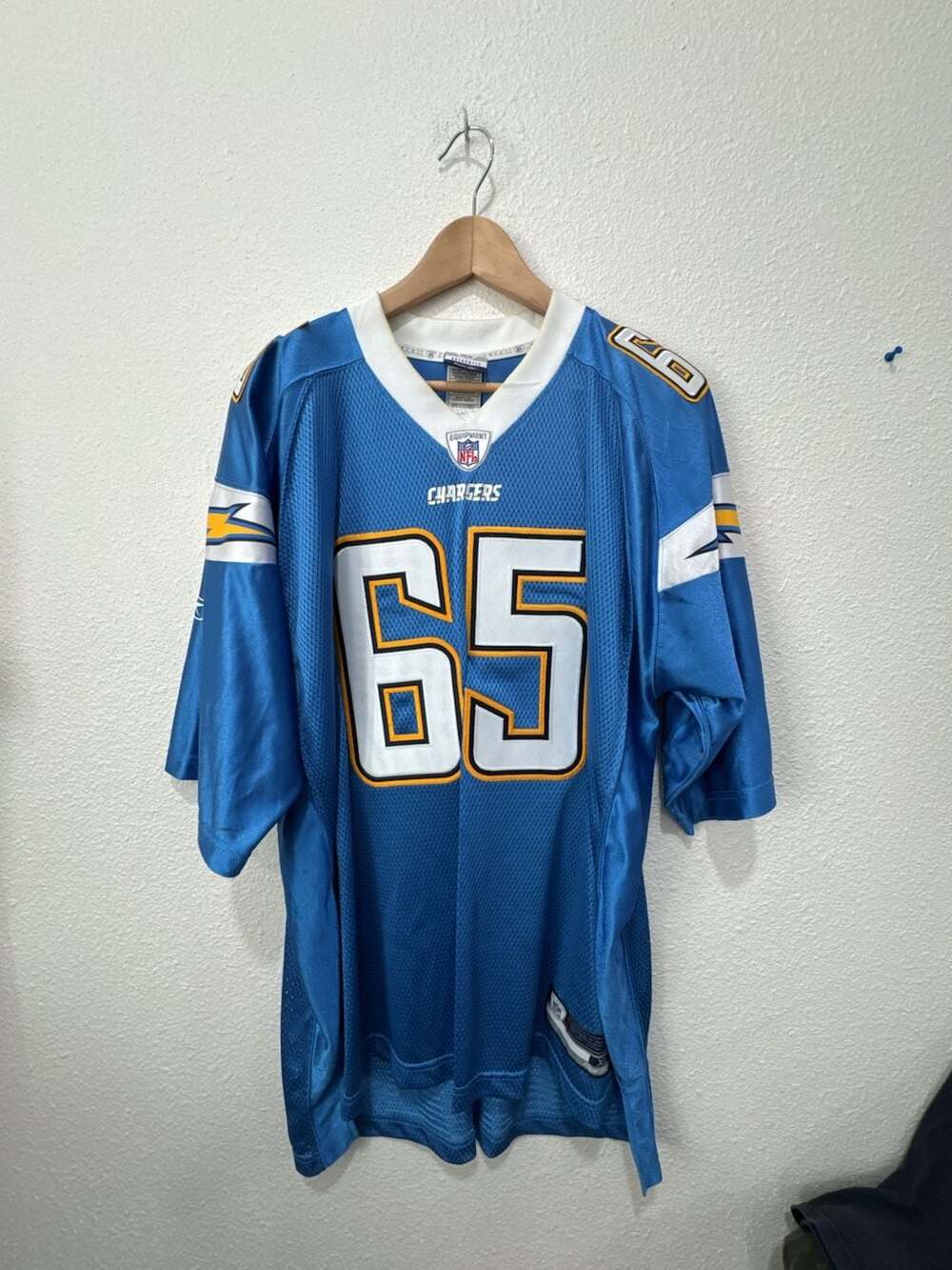 2006 Reebok San Diego Chargers Vasquez 65 NFL Jersey Size XL